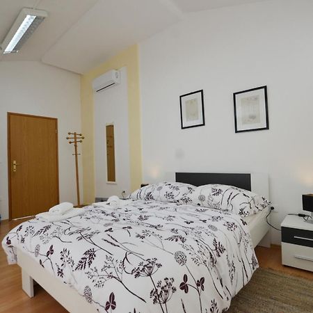 Zminj Apartments Pokoj fotografie